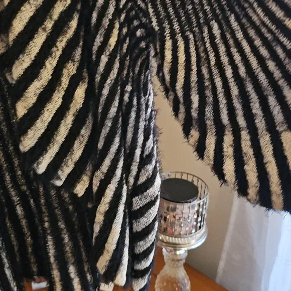 Chico's Sweater Shrug Cardigan Tan And Black - Picture 4 of 7